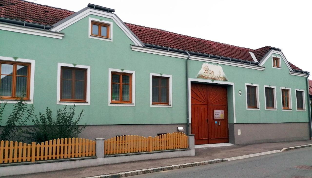 Hotel Wohlfühlhof Bachzelt Weitersfeld Exterior foto