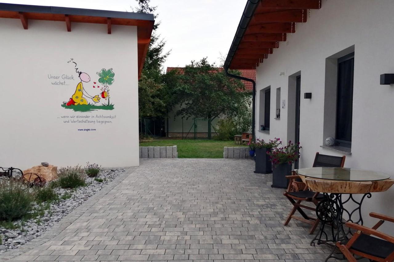 Hotel Wohlfühlhof Bachzelt Weitersfeld Exterior foto